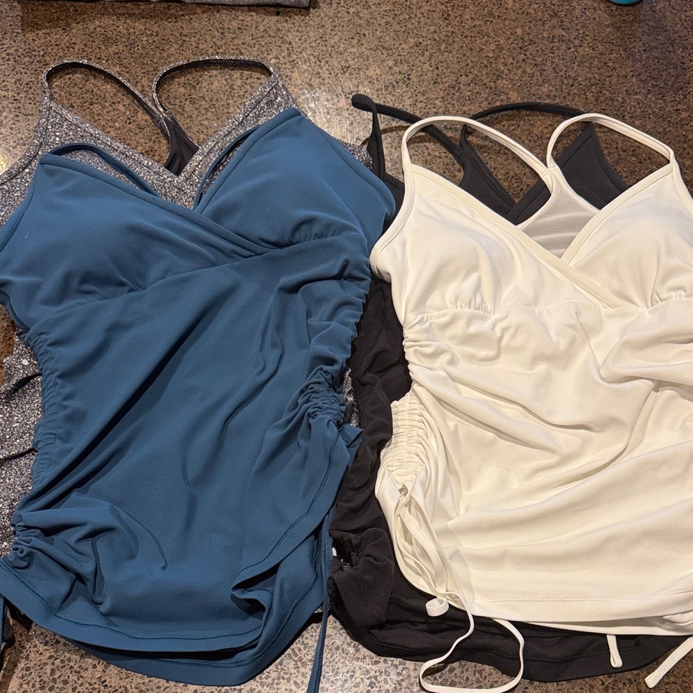 4 size 10 lululemon build in bra adjustable Tank Tops